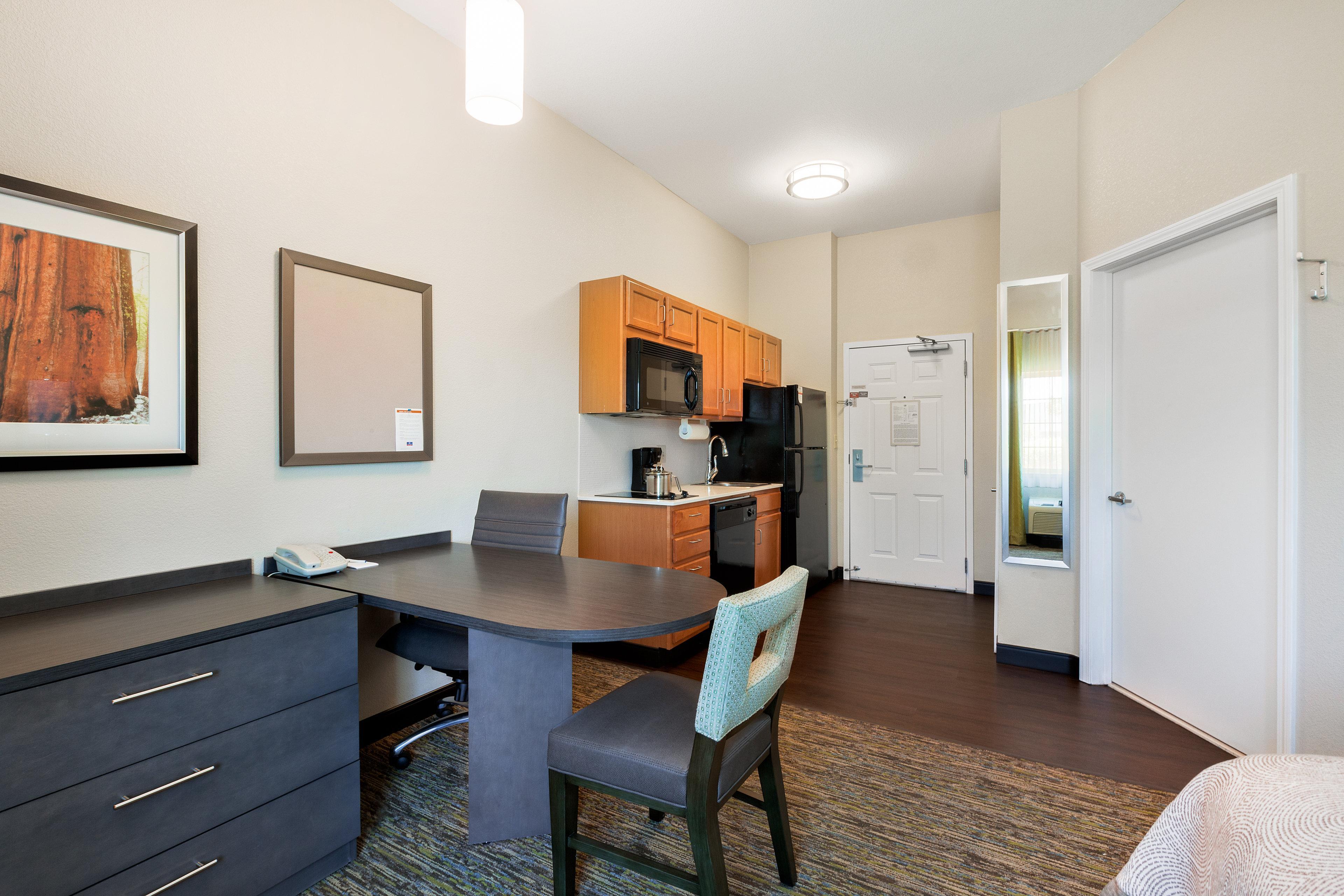 Candlewood Suites Medford By Ihg Екстериор снимка