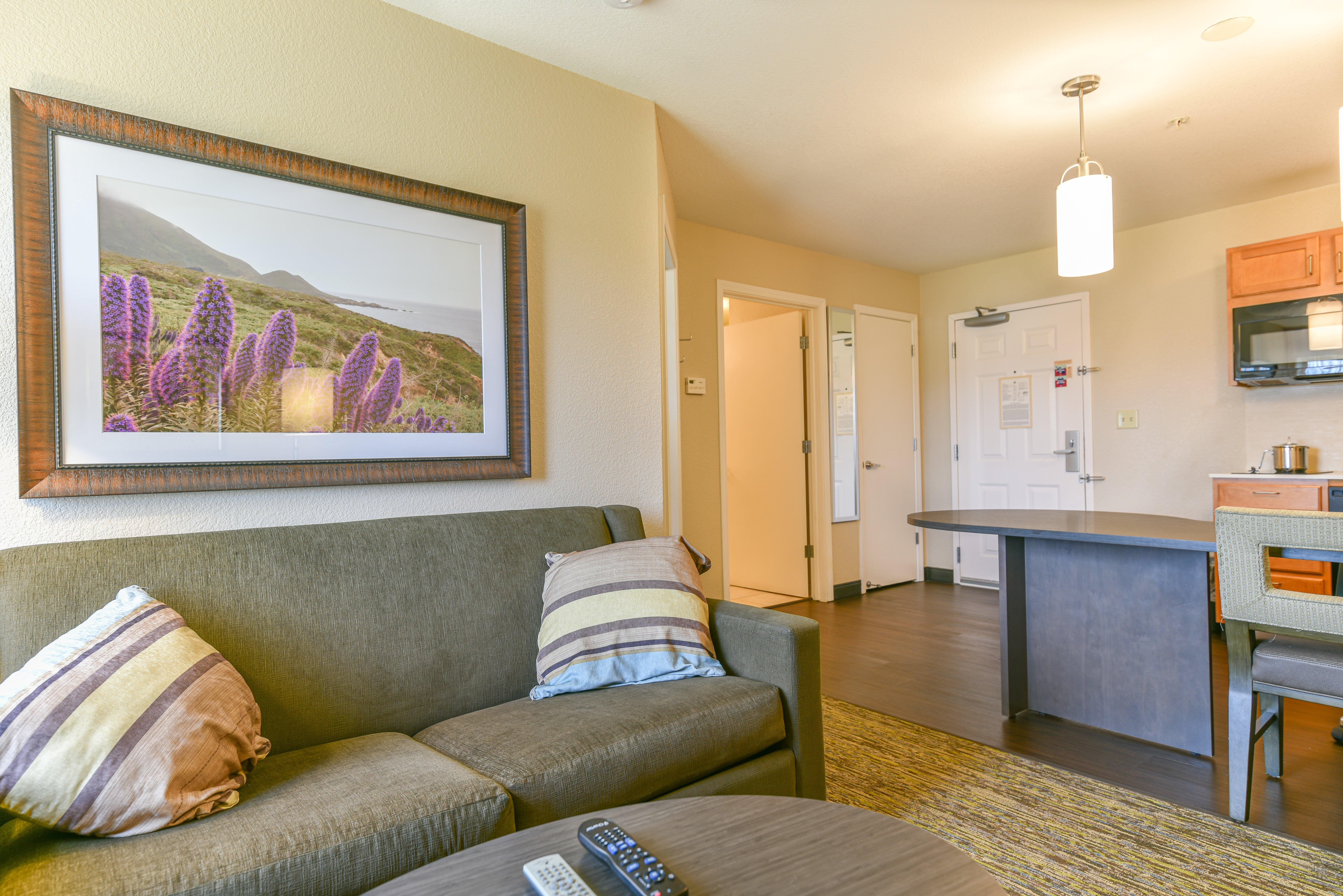 Candlewood Suites Medford By Ihg Екстериор снимка