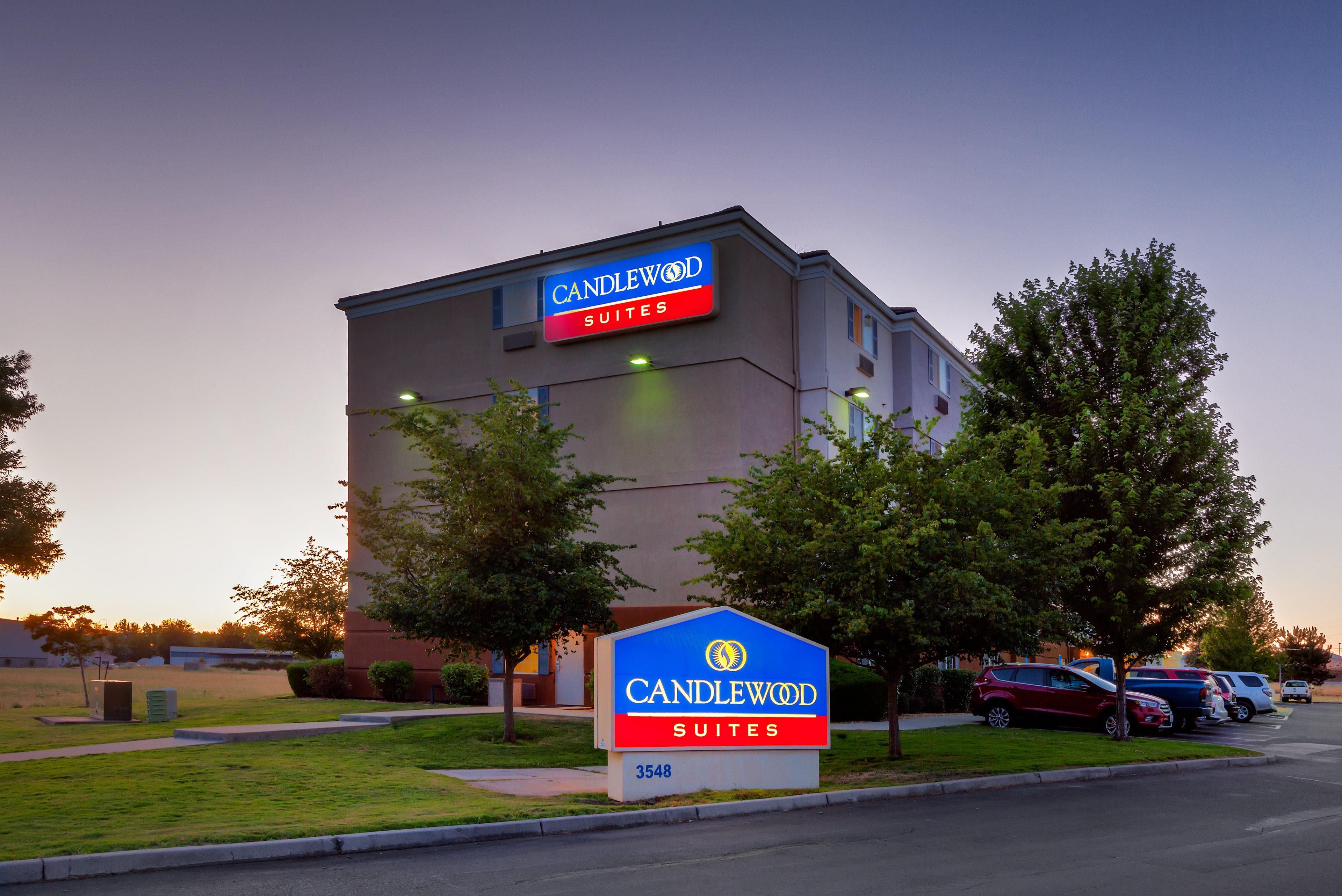 Candlewood Suites Medford By Ihg Екстериор снимка