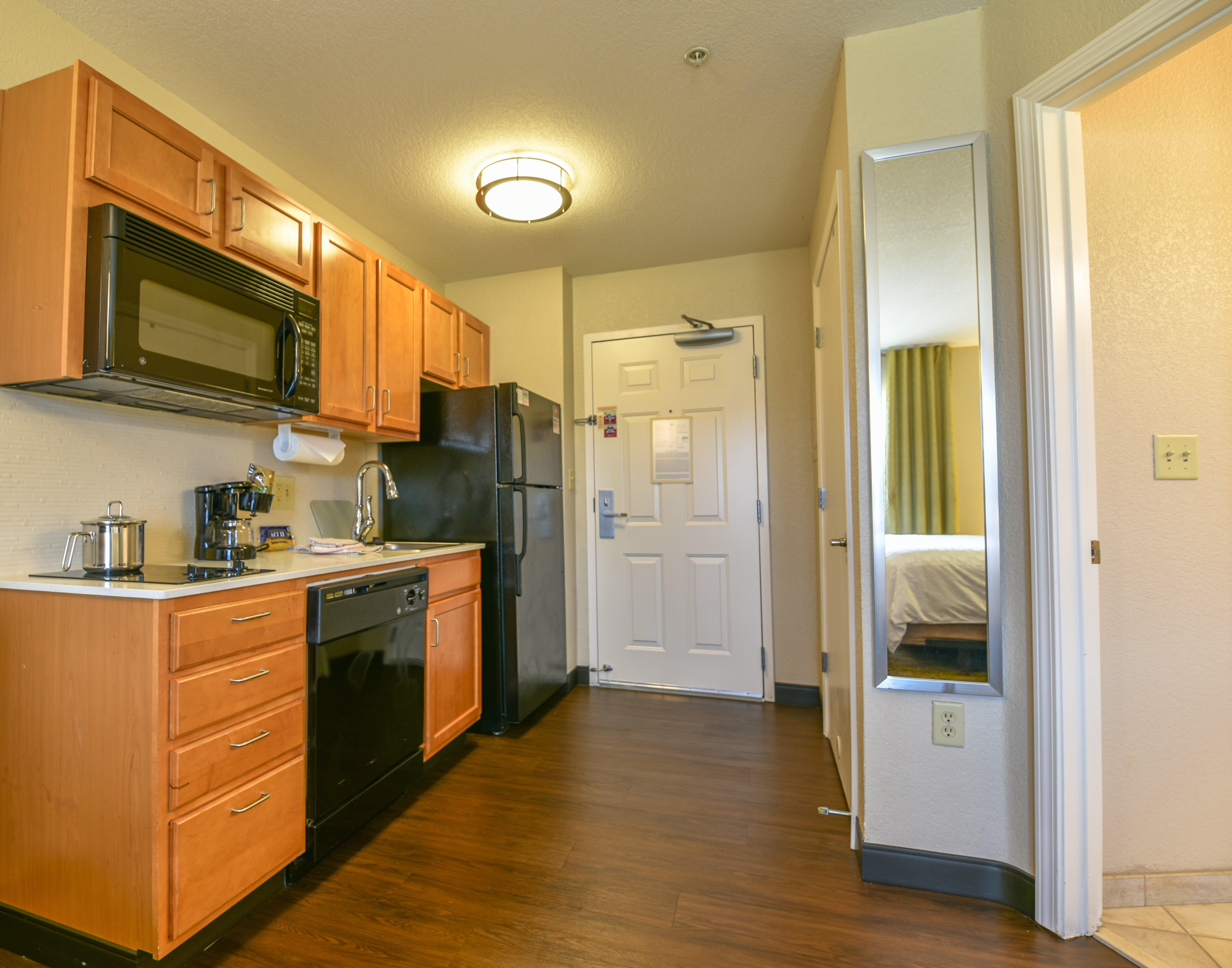 Candlewood Suites Medford By Ihg Екстериор снимка