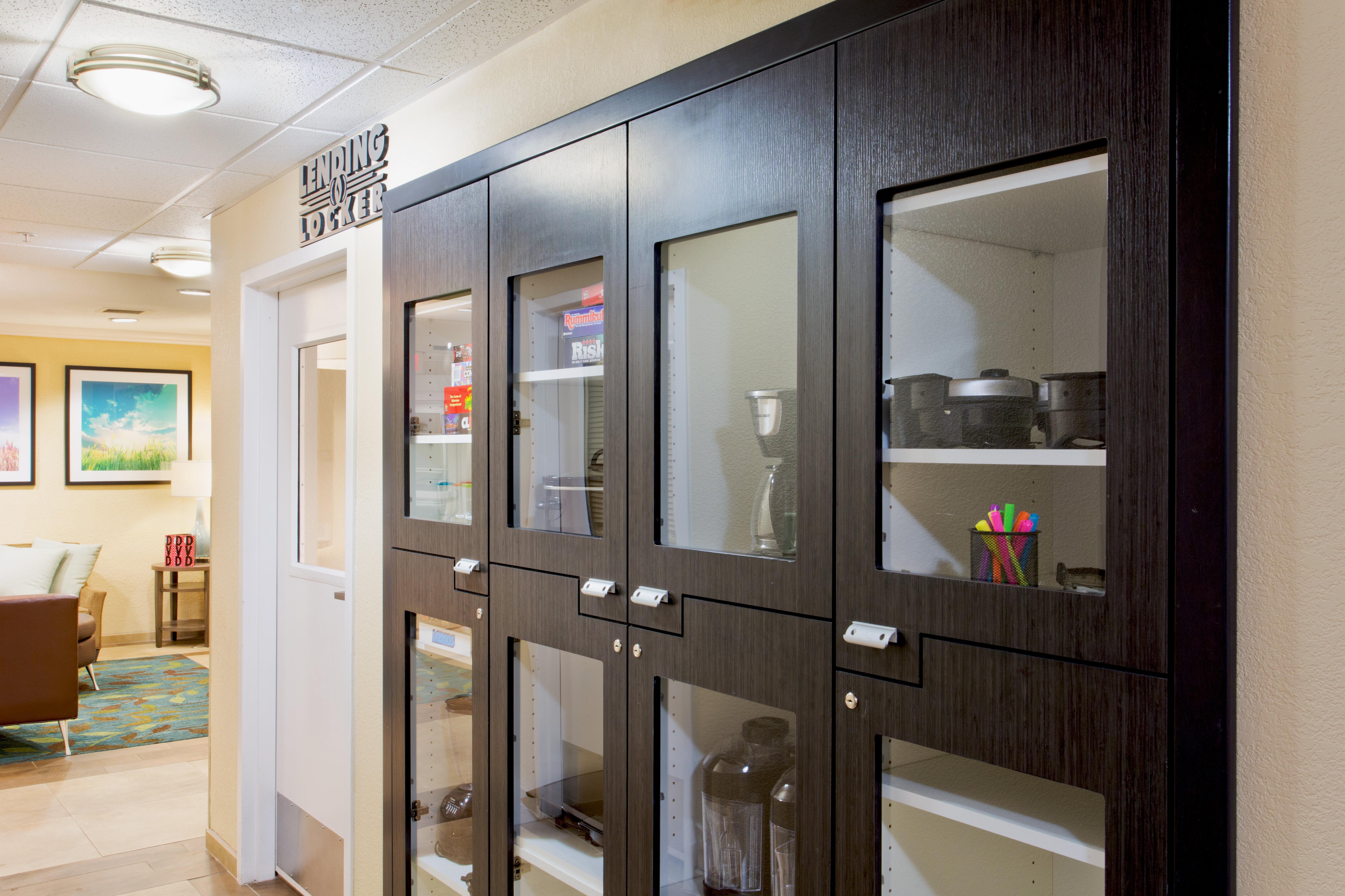 Candlewood Suites Medford By Ihg Екстериор снимка