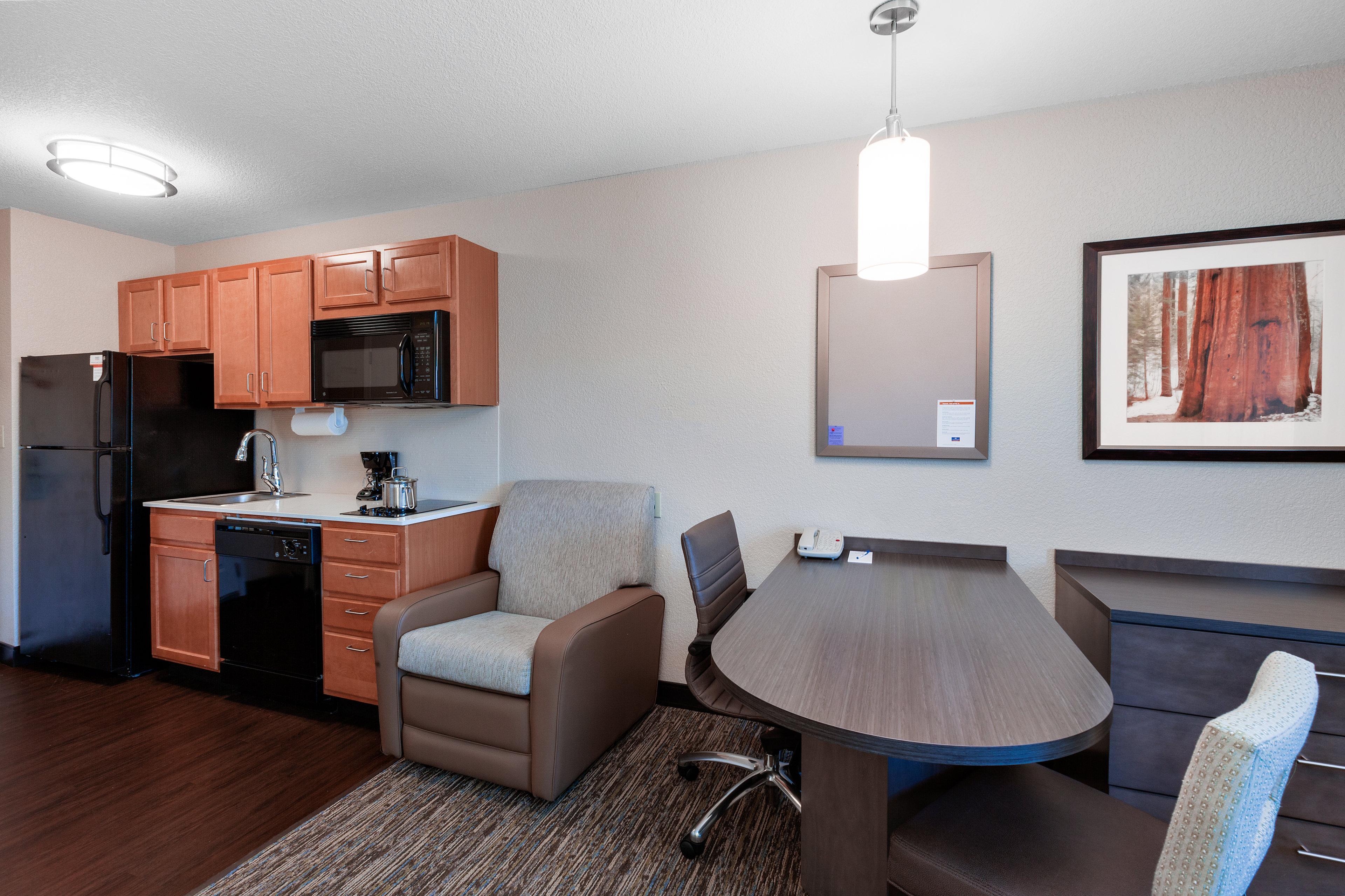 Candlewood Suites Medford By Ihg Екстериор снимка