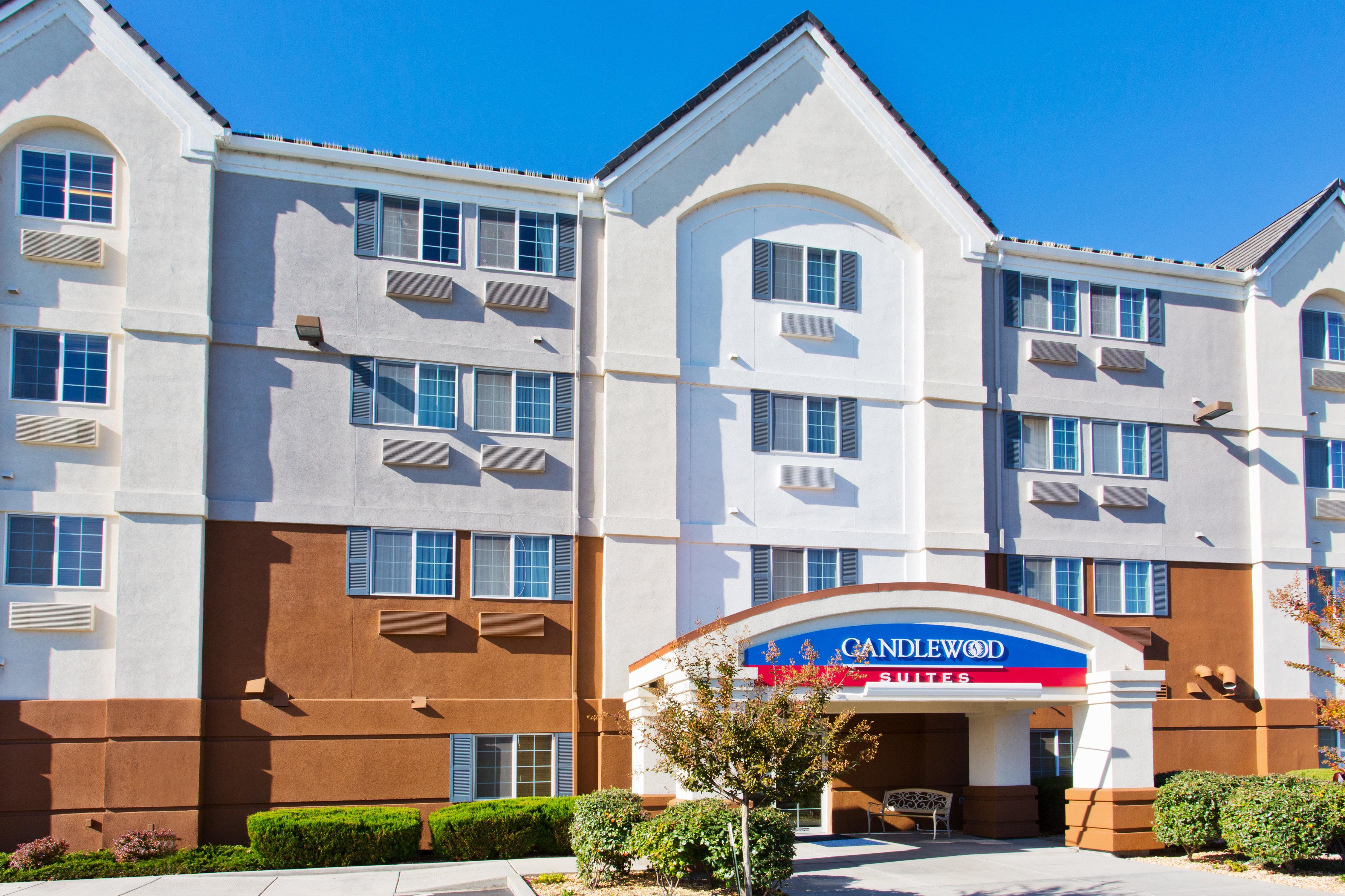 Candlewood Suites Medford By Ihg Екстериор снимка