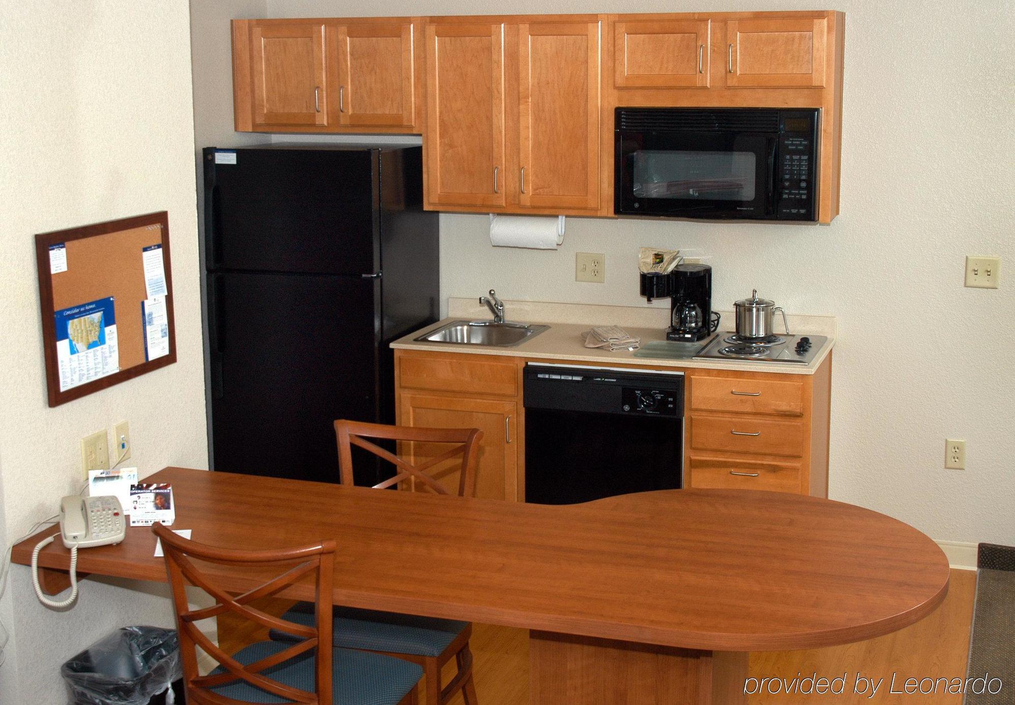 Candlewood Suites Medford By Ihg Екстериор снимка