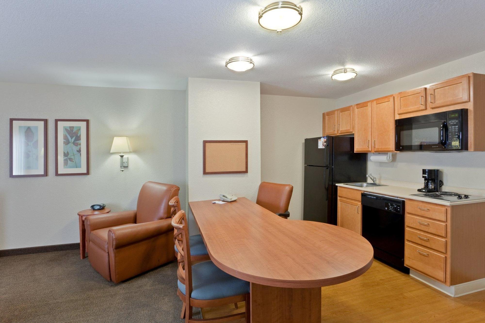 Candlewood Suites Medford By Ihg Екстериор снимка