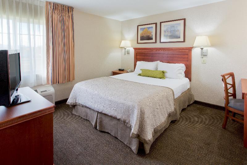 Candlewood Suites Medford By Ihg Екстериор снимка